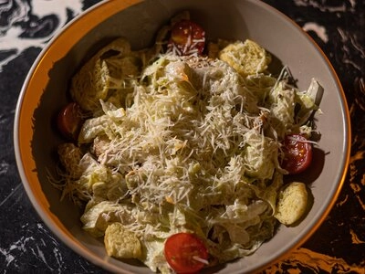 Цезарь с курицей